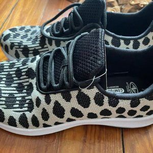 LEPORD PRINT ATHLETIC WORKS Tennis Shoes Women’s 7